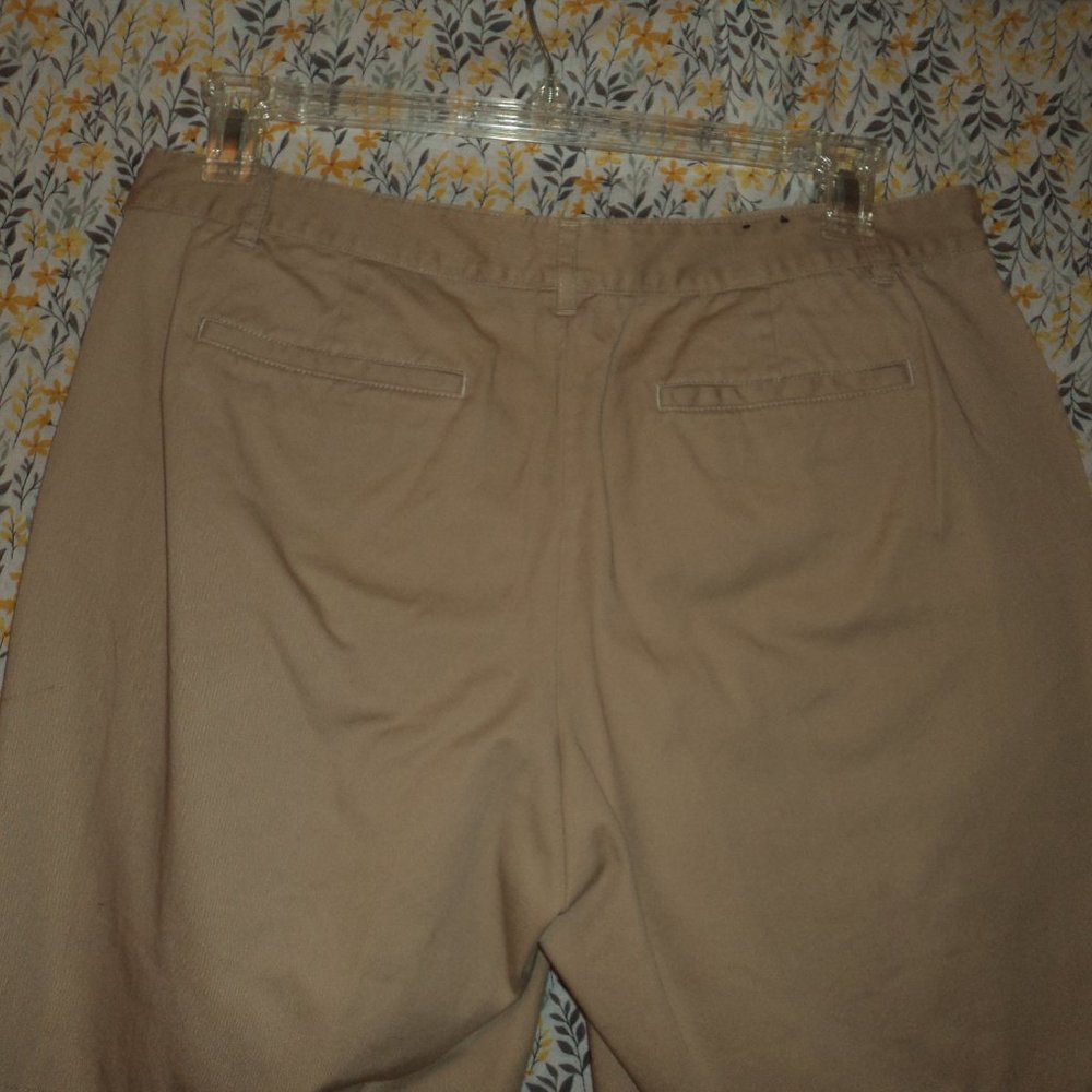 Shorts - Picture 6 of 6